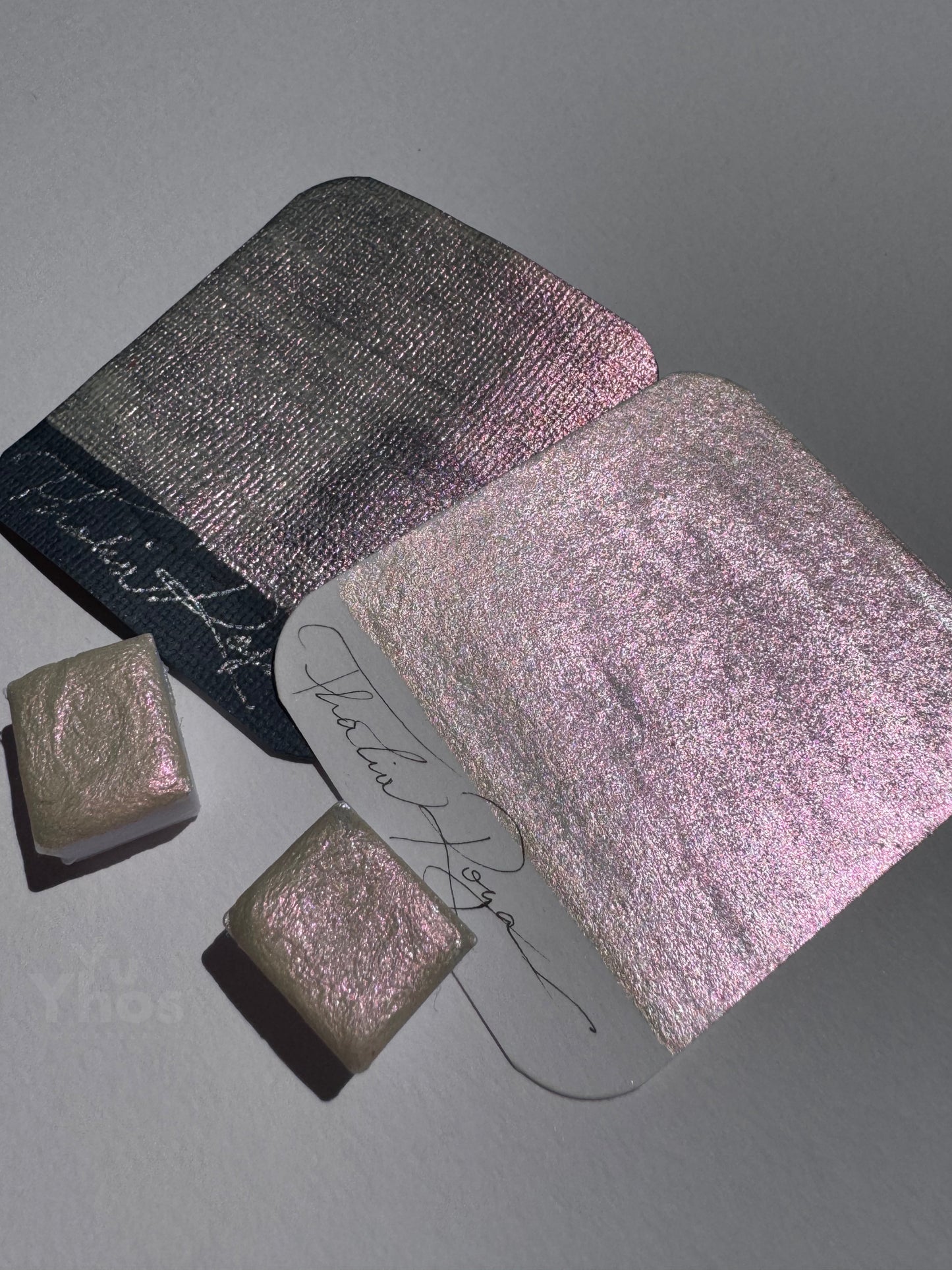 Thalía Roja - Acuarela Metalizada Tornasolada